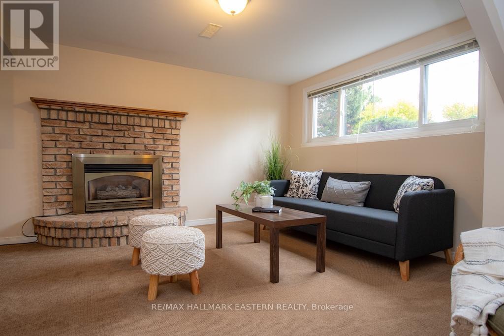 33 Rolliston Street, Smith-Ennismore-Lakefield (Lakefield), Ontario  K0L 2H0 - Photo 31 - X12173941