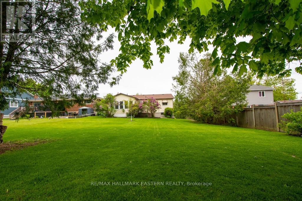 33 Rolliston Street, Smith-Ennismore-Lakefield (Lakefield), Ontario  K0L 2H0 - Photo 38 - X12173941