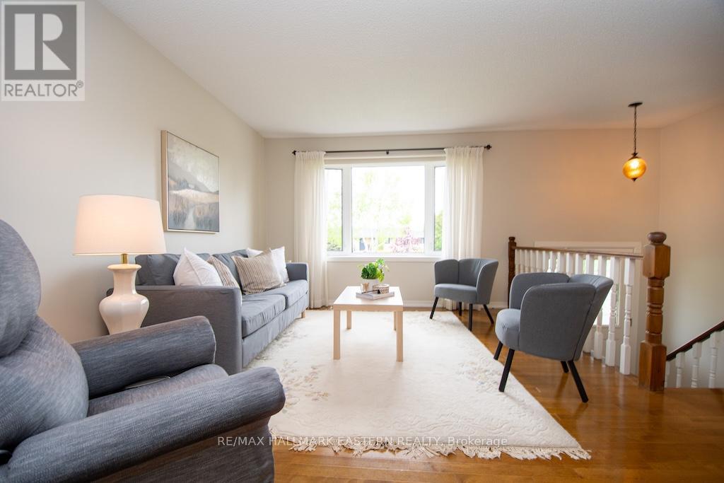 33 Rolliston Street, Smith-Ennismore-Lakefield (Lakefield), Ontario  K0L 2H0 - Photo 5 - X12173941