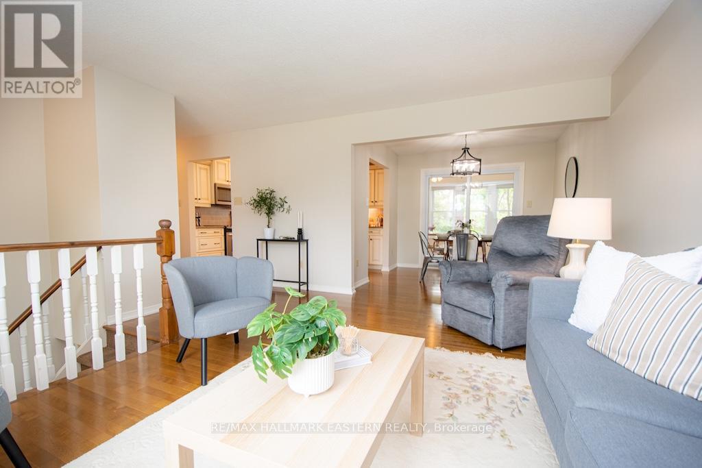 33 Rolliston Street, Smith-Ennismore-Lakefield (Lakefield), Ontario  K0L 2H0 - Photo 6 - X12173941