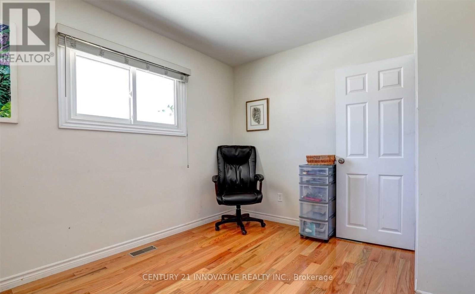 512 Robert Road, Peterborough South (West), Ontario  K9J 5T1 - Photo 14 - X12173804