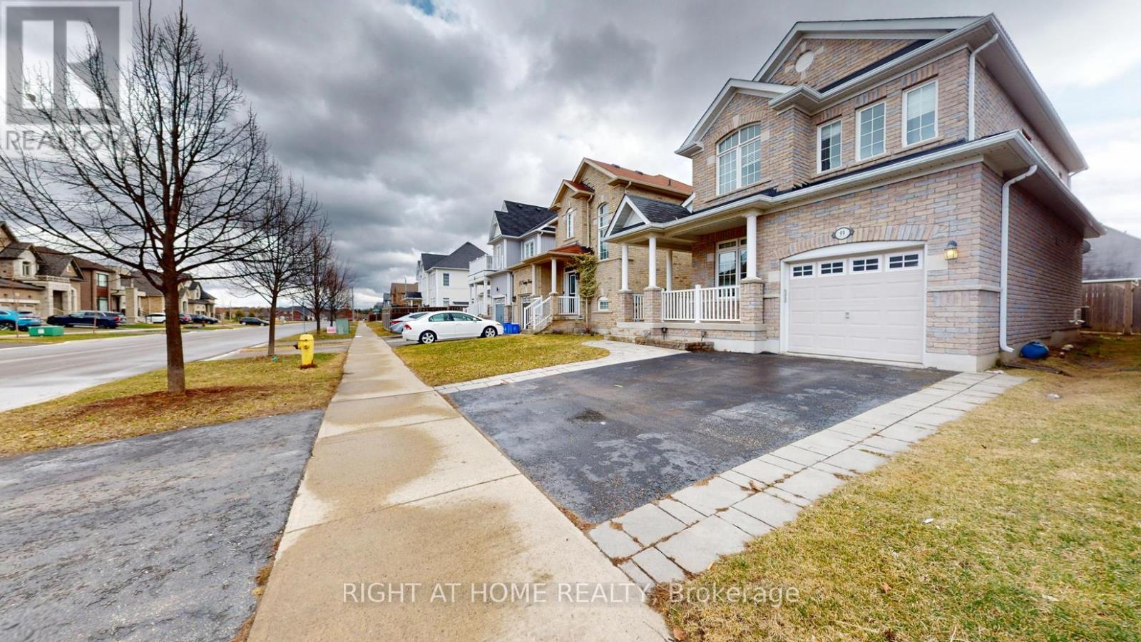 99 Grady Drive, Clarington (Newcastle), Ontario  L1B 0C6 - Photo 2 - E12174874