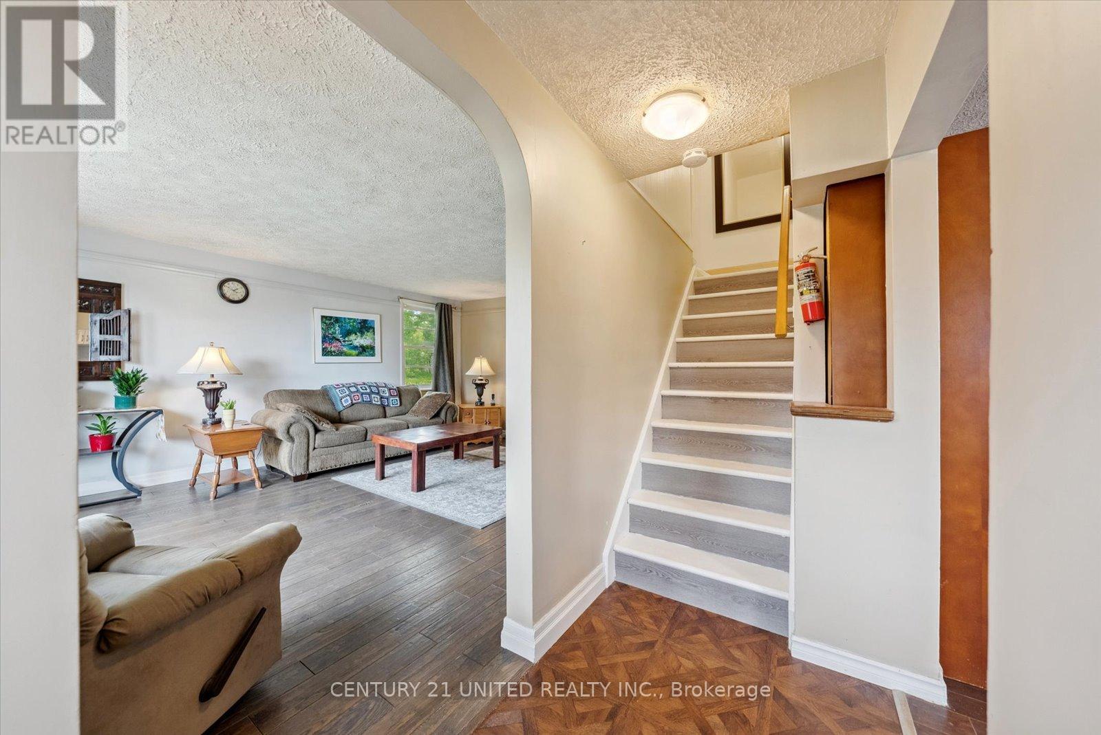 1063 Ward Street, Smith-Ennismore-Lakefield, Ontario  K0L 1H0 - Photo 10 - X12175168