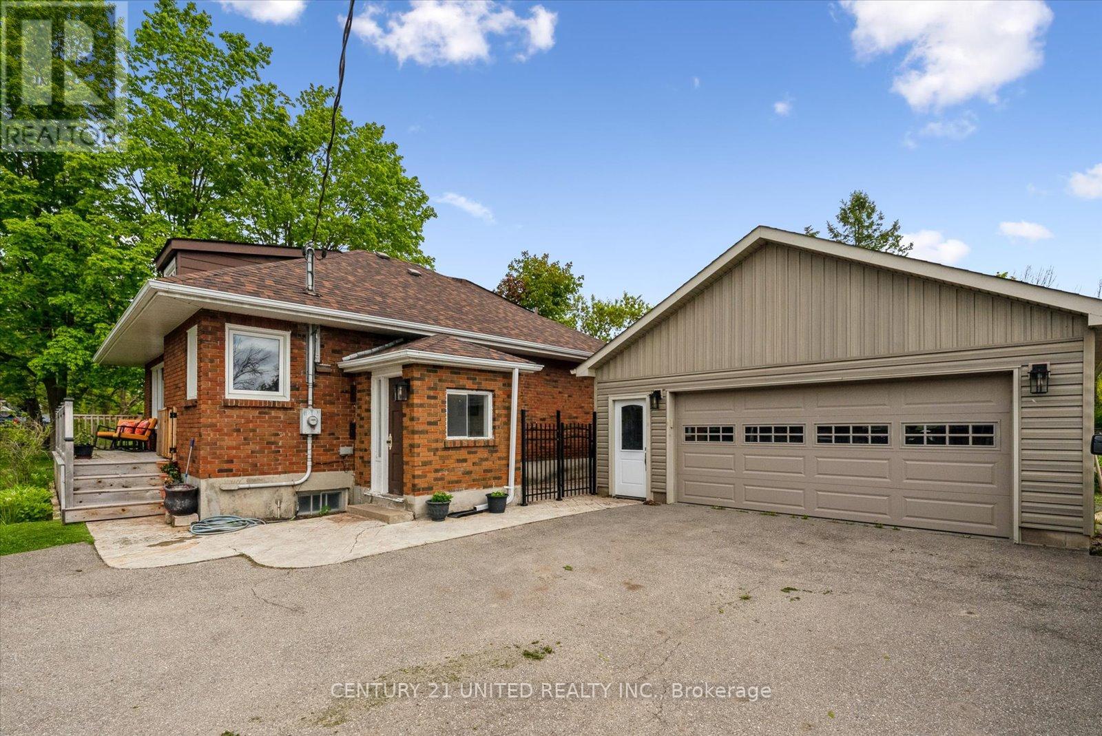 1063 Ward Street, Smith-Ennismore-Lakefield, Ontario  K0L 1H0 - Photo 5 - X12175168