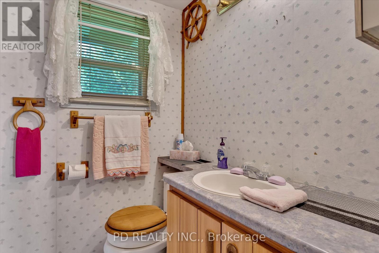 22 Evergreen Street, Kawartha Lakes (Emily), Ontario  K0L 2W0 - Photo 10 - X12175508