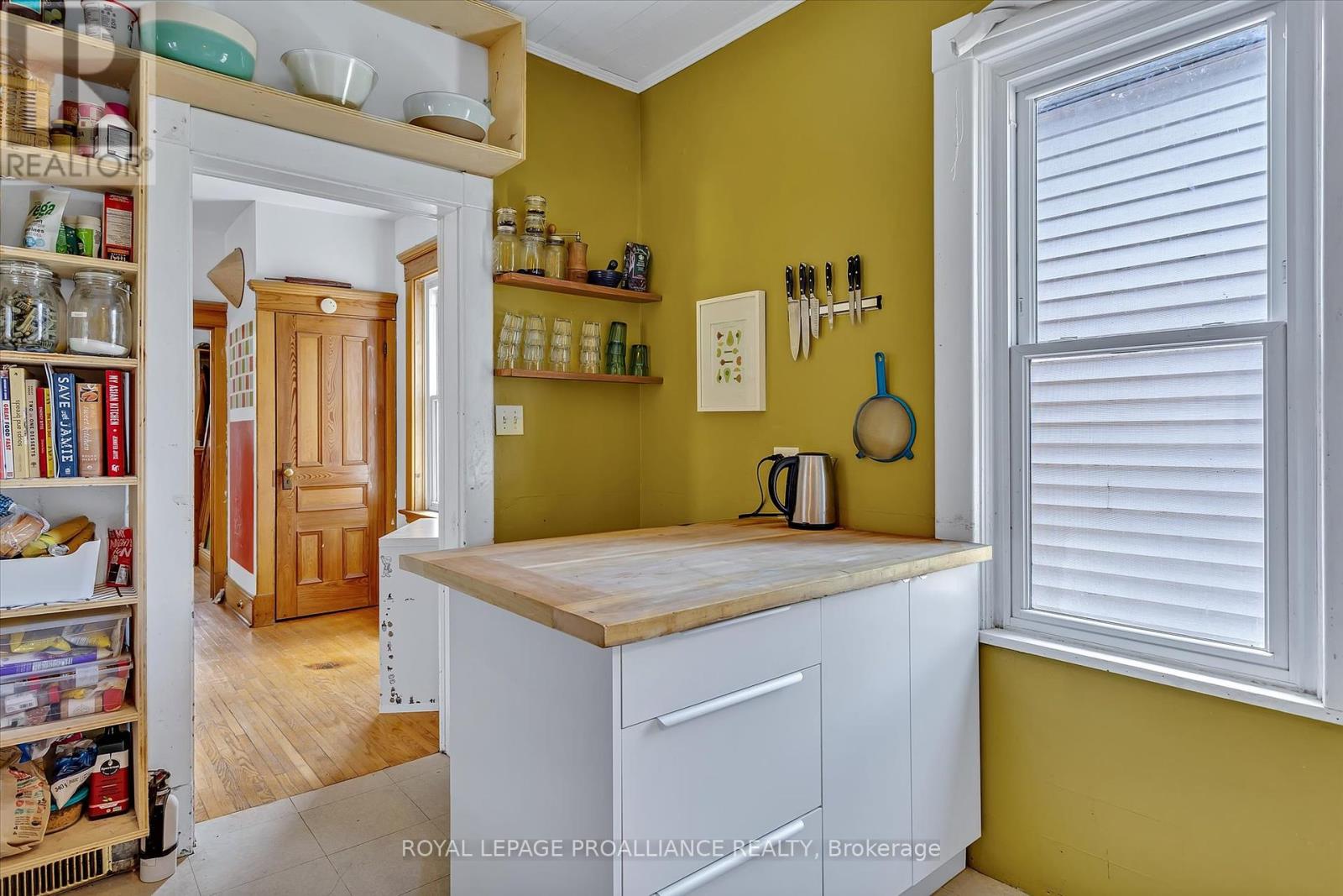 590 Murray Street, Peterborough Central (North), Ontario  K9H 2V1 - Photo 16 - X12175564