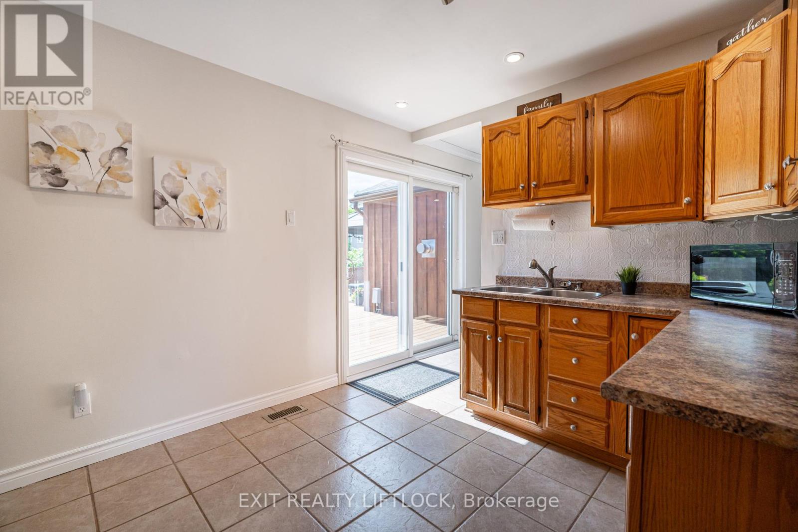 925 Ford Street, Peterborough Central (South), Ontario  K9J 5V2 - Photo 13 - X12175625
