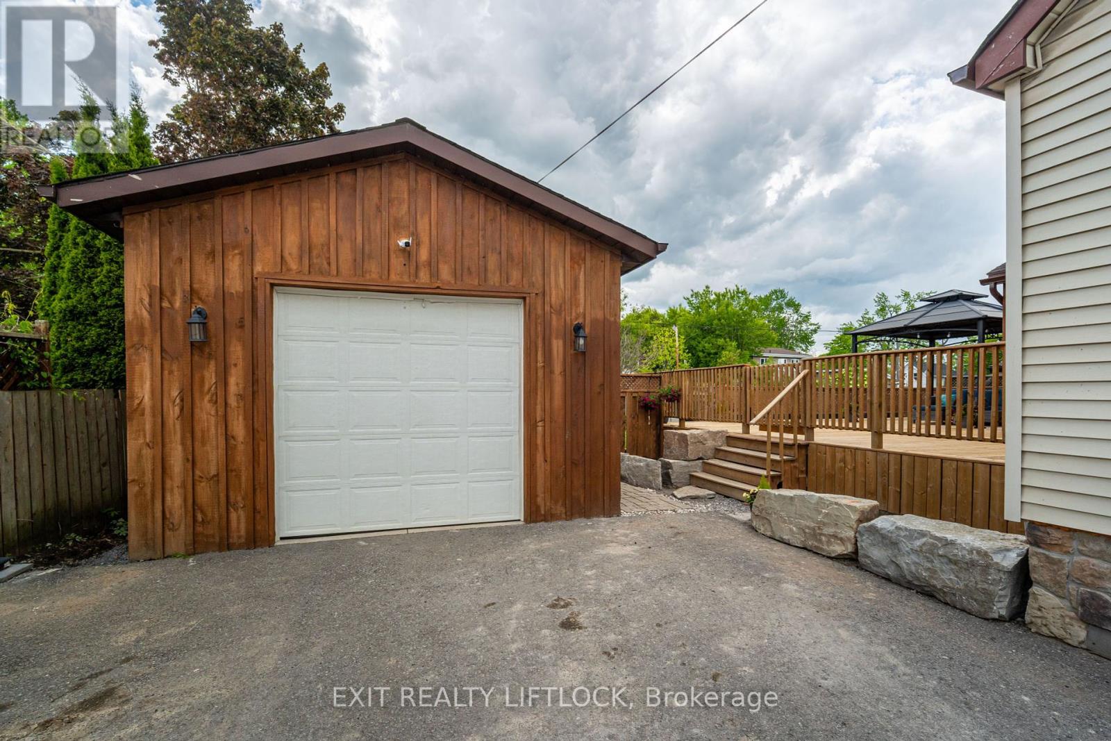 925 Ford Street, Peterborough Central (South), Ontario  K9J 5V2 - Photo 23 - X12175625