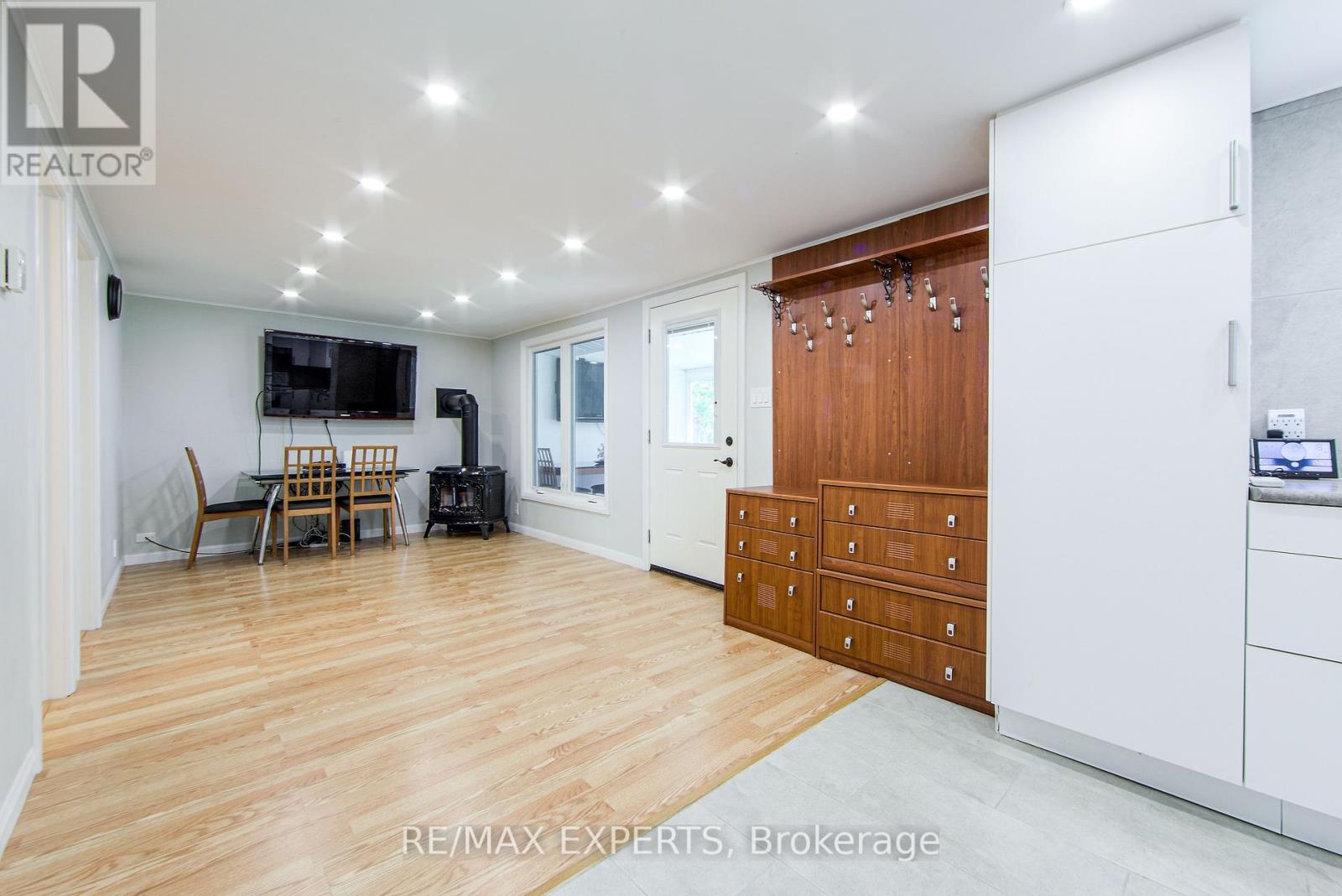 24 Riverside Drive, Kawartha Lakes (Ops), Ontario  K9V 0H6 - Photo 23 - X12175758