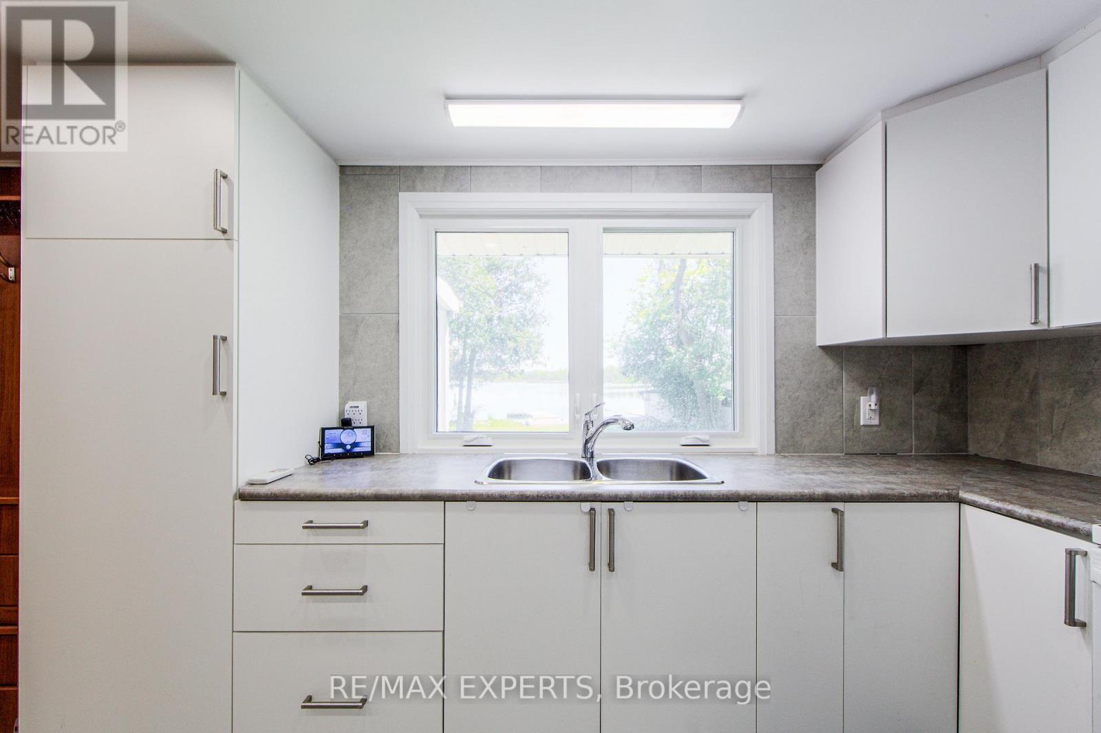 24 Riverside Drive, Kawartha Lakes (Ops), Ontario  K9V 0H6 - Photo 29 - X12175758