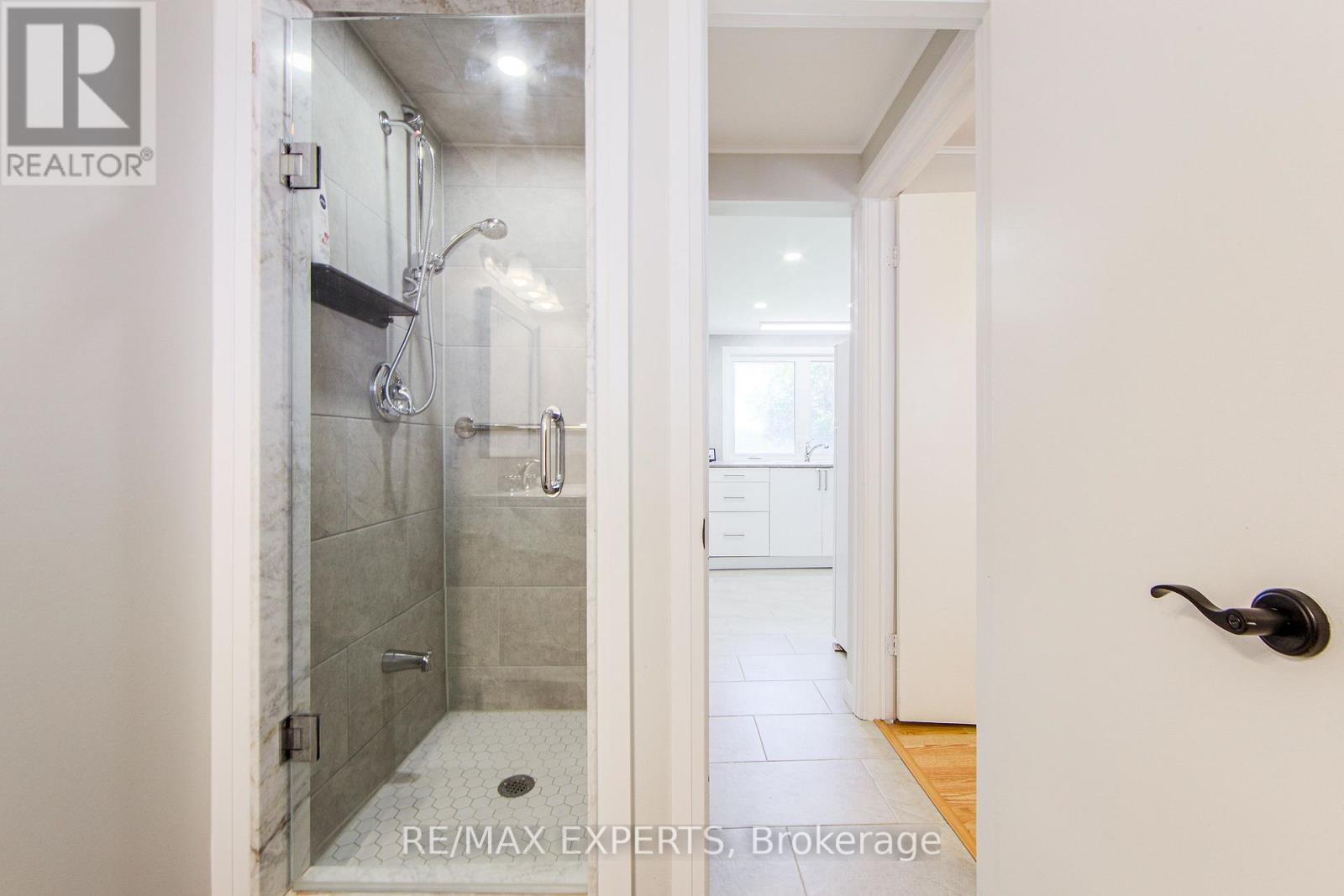 24 Riverside Drive, Kawartha Lakes (Ops), Ontario  K9V 0H6 - Photo 37 - X12175758
