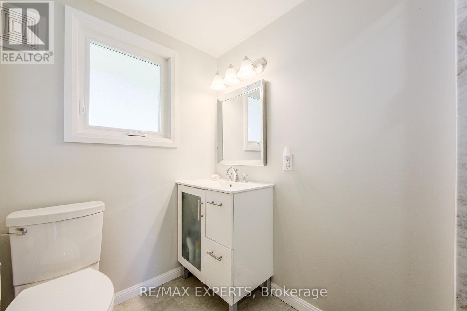 24 Riverside Drive, Kawartha Lakes (Ops), Ontario  K9V 0H6 - Photo 38 - X12175758