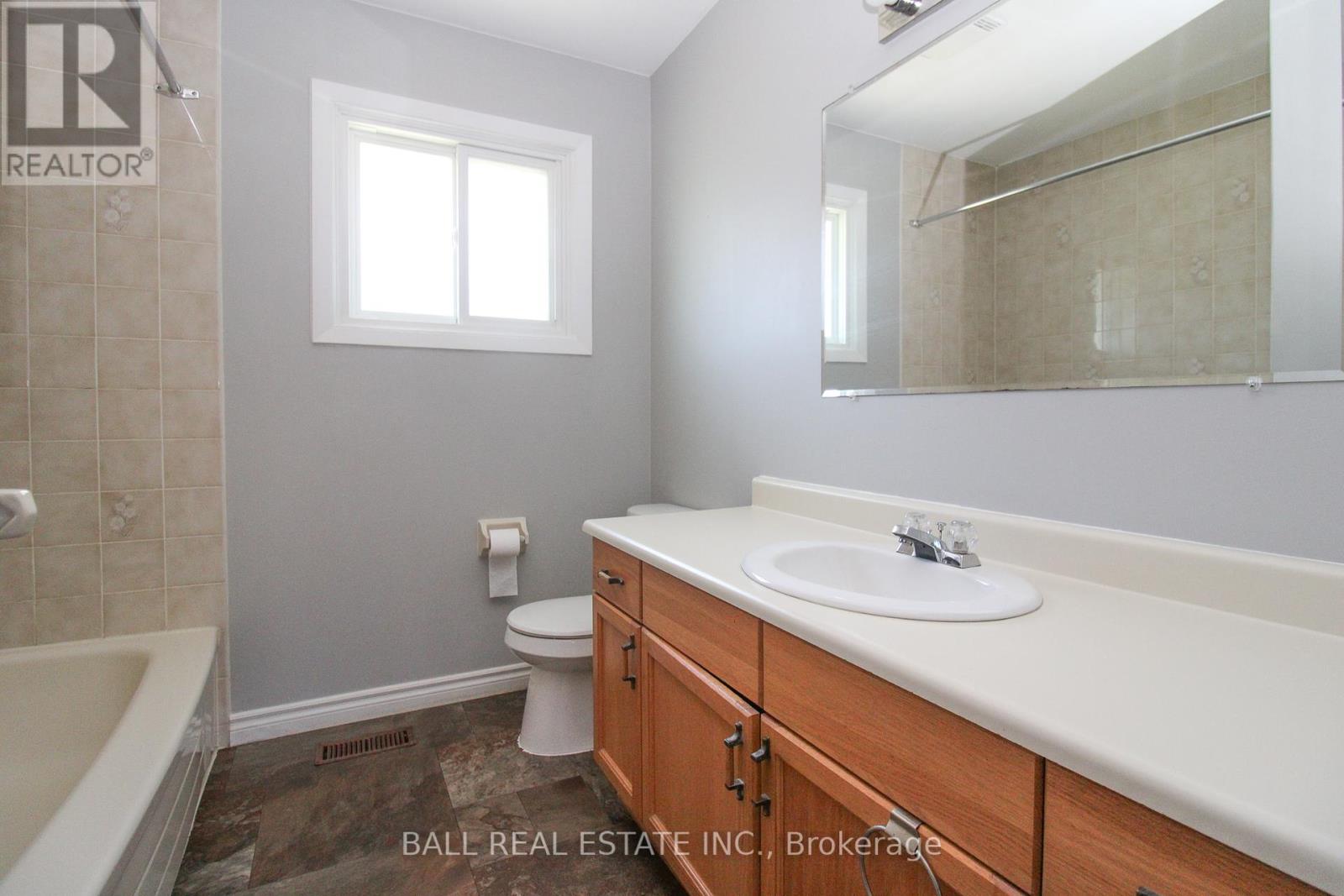 885 Stewart Drive, Peterborough South (East), Ontario  K9J 7R3 - Photo 12 - X12176125