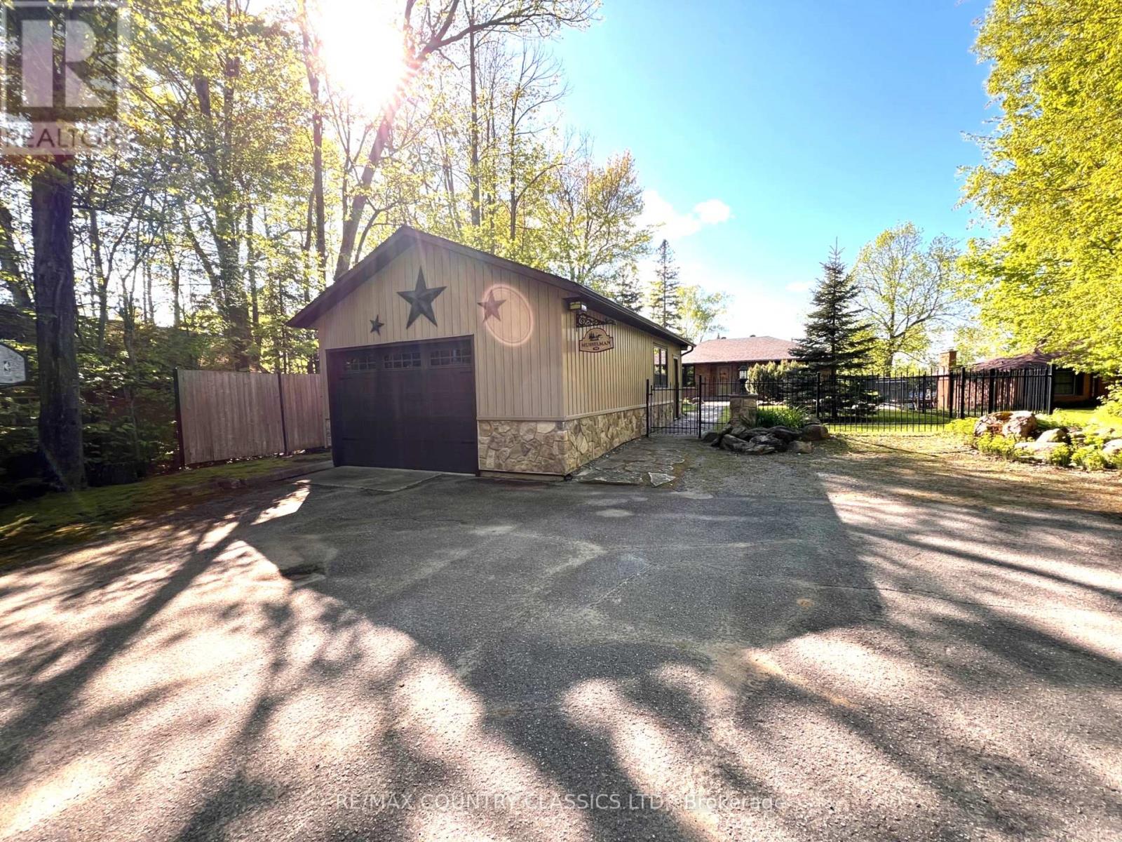 90 Village Street, Hastings Highlands (Herschel Ward), Ontario  K0L 1C0 - Photo 11 - X12176240