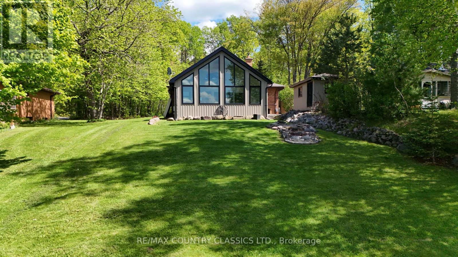 90 Village Street, Hastings Highlands (Herschel Ward), Ontario  K0L 1C0 - Photo 6 - X12176240