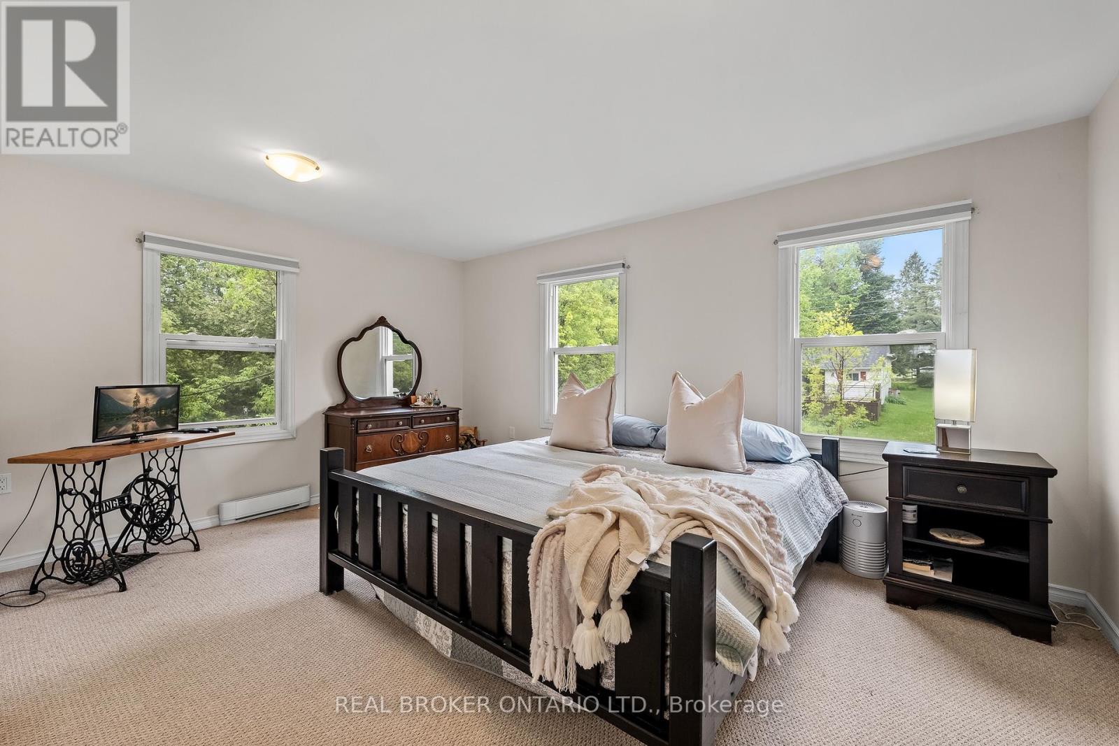 70 Cowans Crescent, Kawartha Lakes (Emily), Ontario  K0L 2W0 - Photo 21 - X12176832