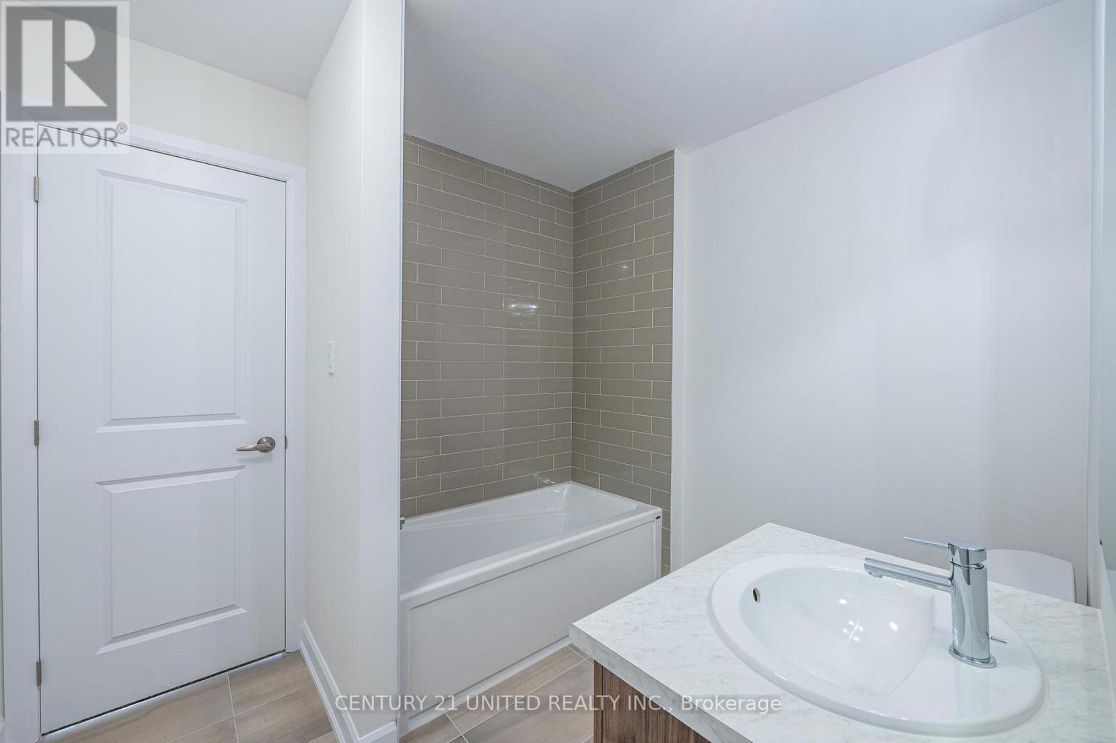 311 Mullighan Gardens, Peterborough North (North), Ontario  K9K 0H2 - Photo 33 - X12177116