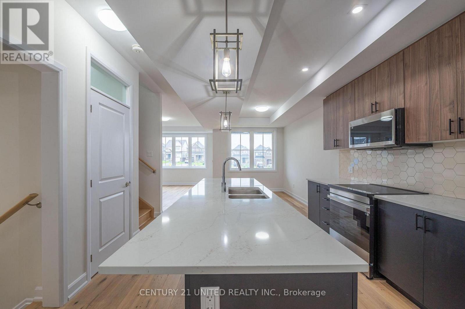 311 Mullighan Gardens, Peterborough North (North), Ontario  K9K 0H2 - Photo 5 - X12177116