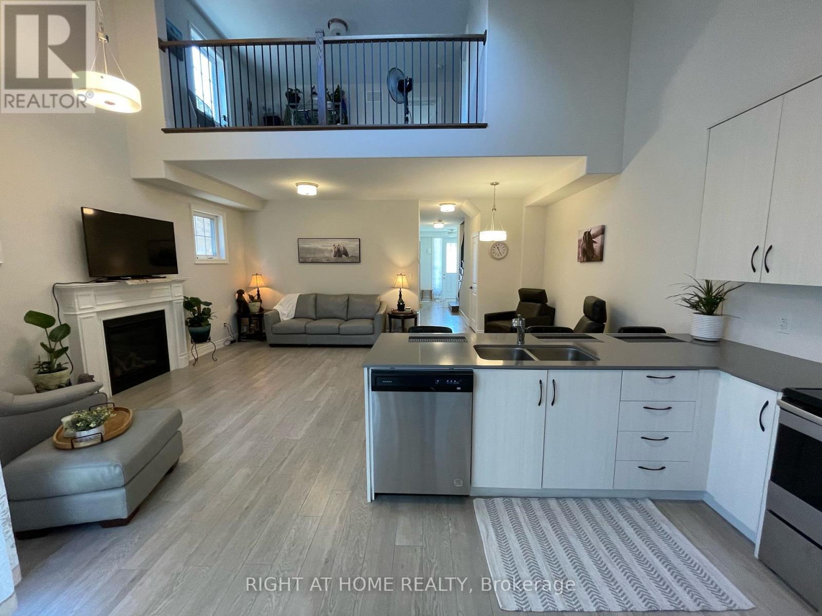 292 Noftall Gardens, Peterborough (Northcrest), Ontario  K9H 0G4 - Photo 16 - X12177344