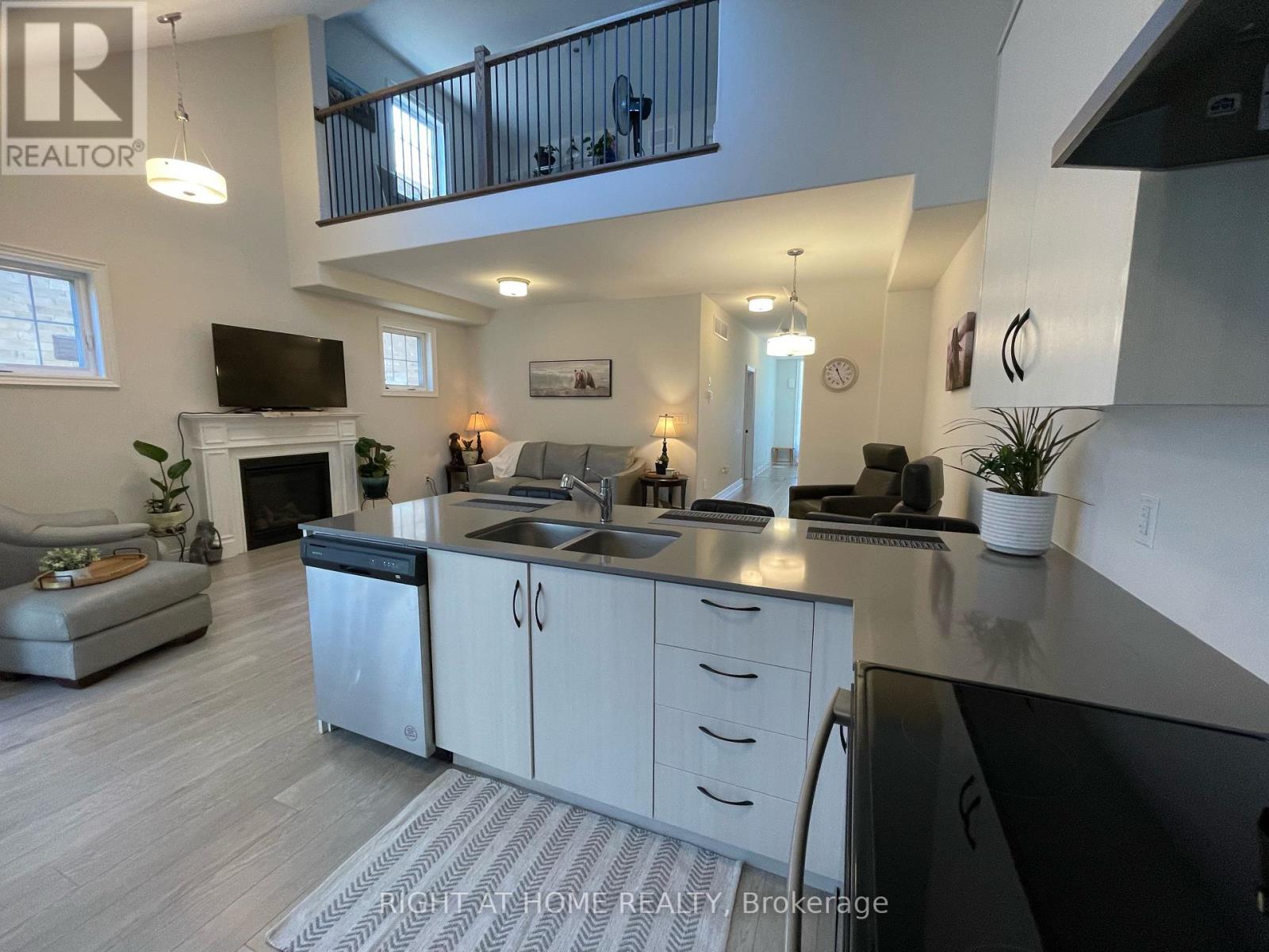 292 Noftall Gardens, Peterborough (Northcrest), Ontario  K9H 0G4 - Photo 17 - X12177344