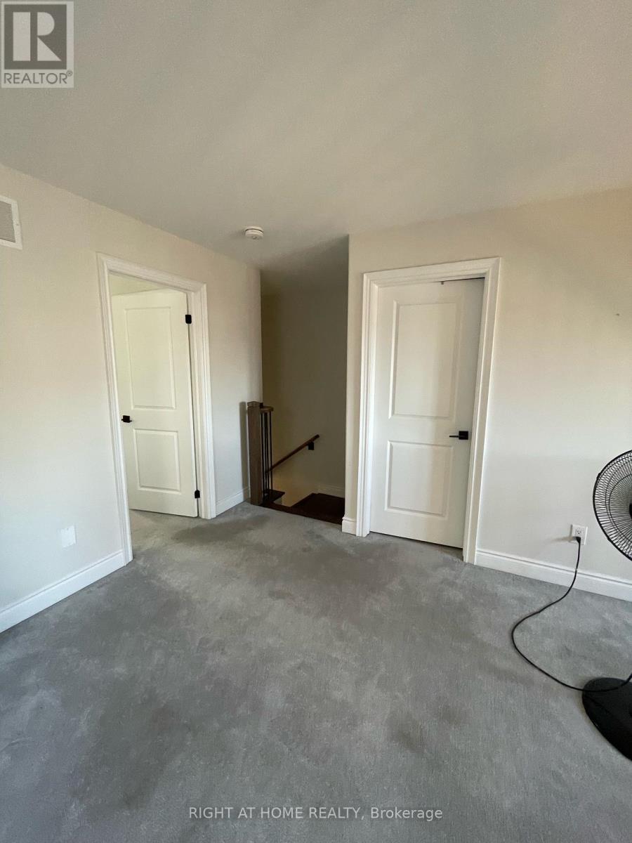 292 Noftall Gardens, Peterborough (Northcrest), Ontario  K9H 0G4 - Photo 5 - X12177344