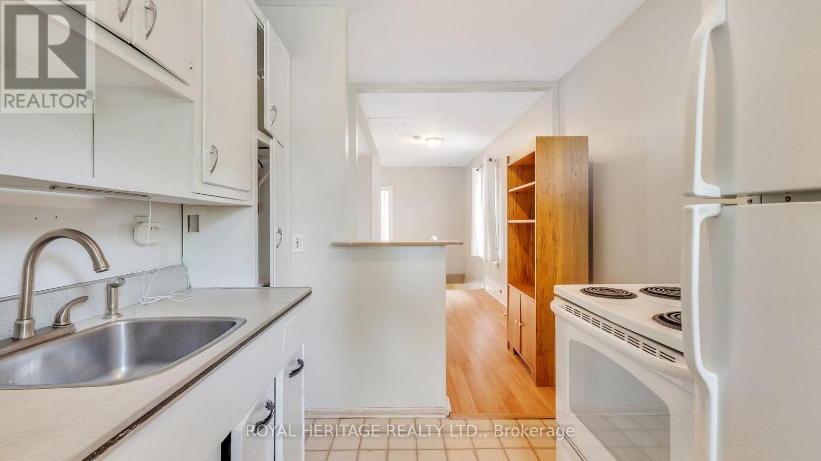 88 Aylmer Street N, Peterborough Central (South), Ontario  K9J 3J5 - Photo 16 - X12178012