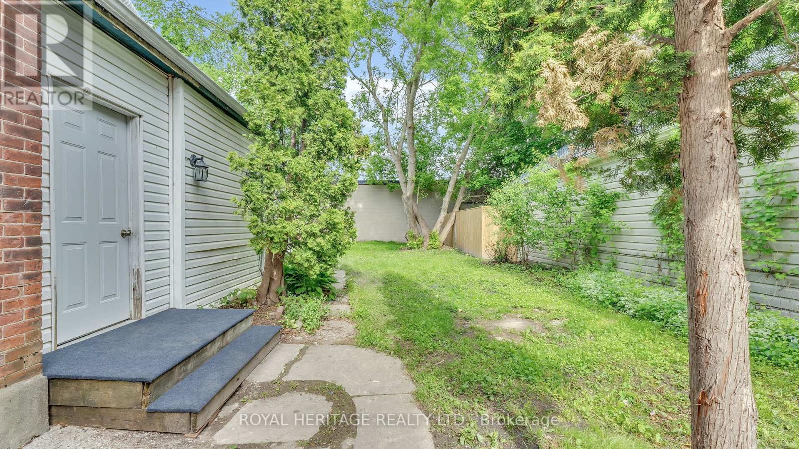 88 Aylmer Street N, Peterborough Central (South), Ontario  K9J 3J5 - Photo 45 - X12178012