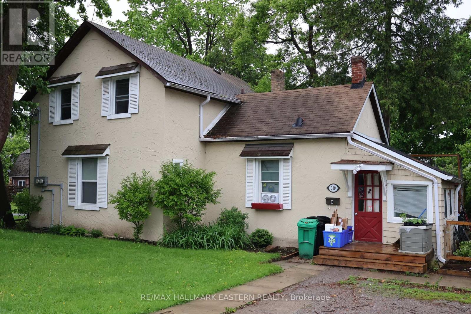 310 Edinburgh Street, Peterborough Central (North), Ontario  K9H 3E8 - Photo 2 - X12178022