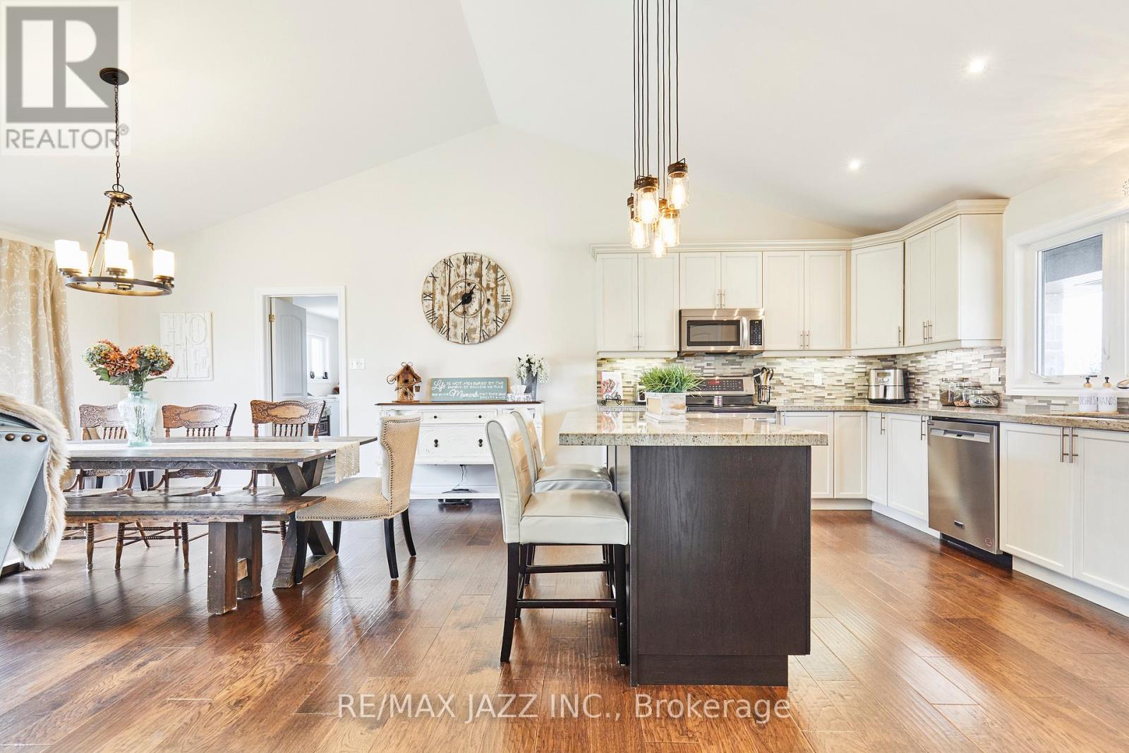 137 Sharpe Line, Cavan Monaghan (Cavan Twp), Ontario  L0A 1C0 - Photo 14 - X12178111