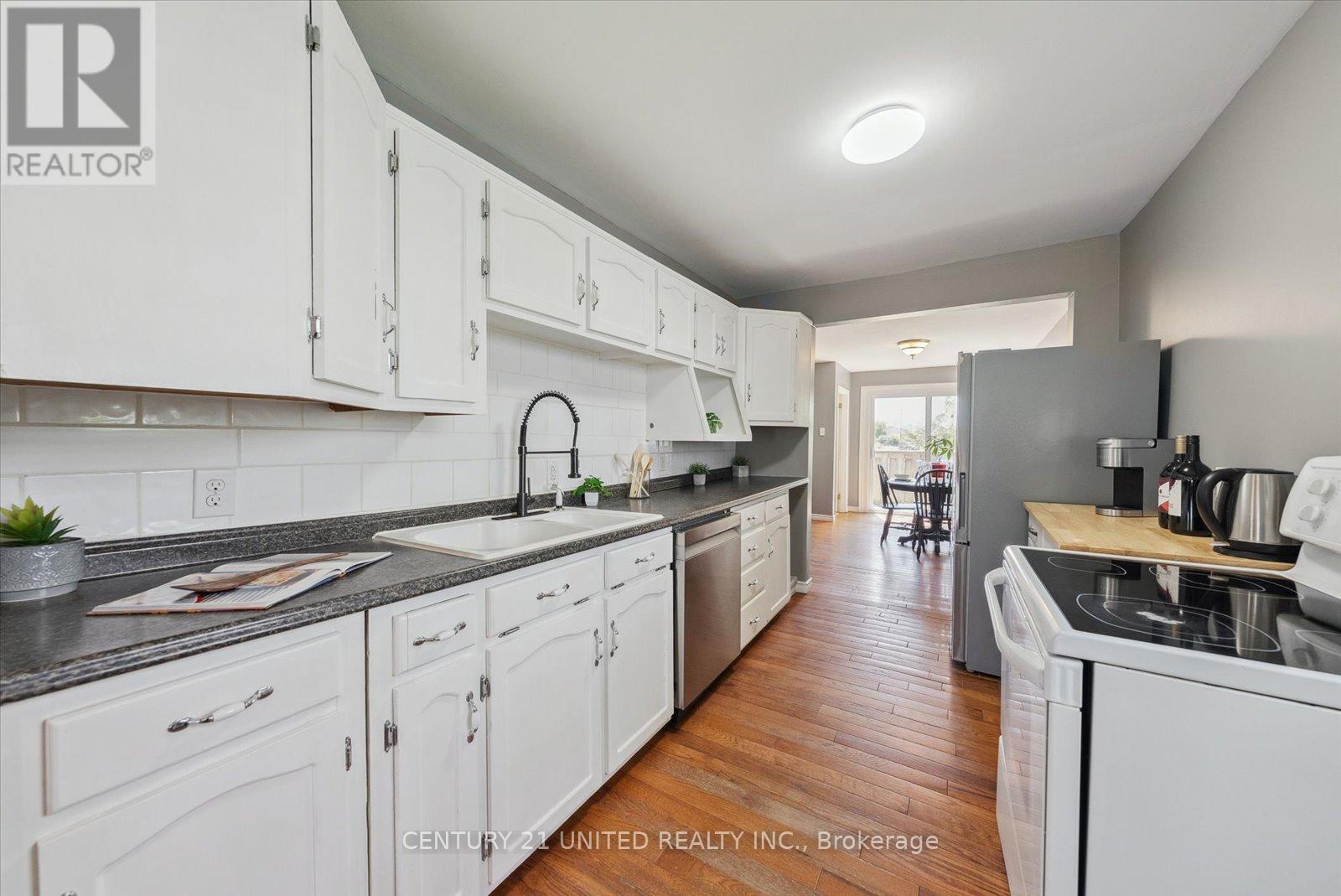743 St Marys Street, Peterborough Central (South), Ontario  K9J 4H1 - Photo 14 - X12178487
