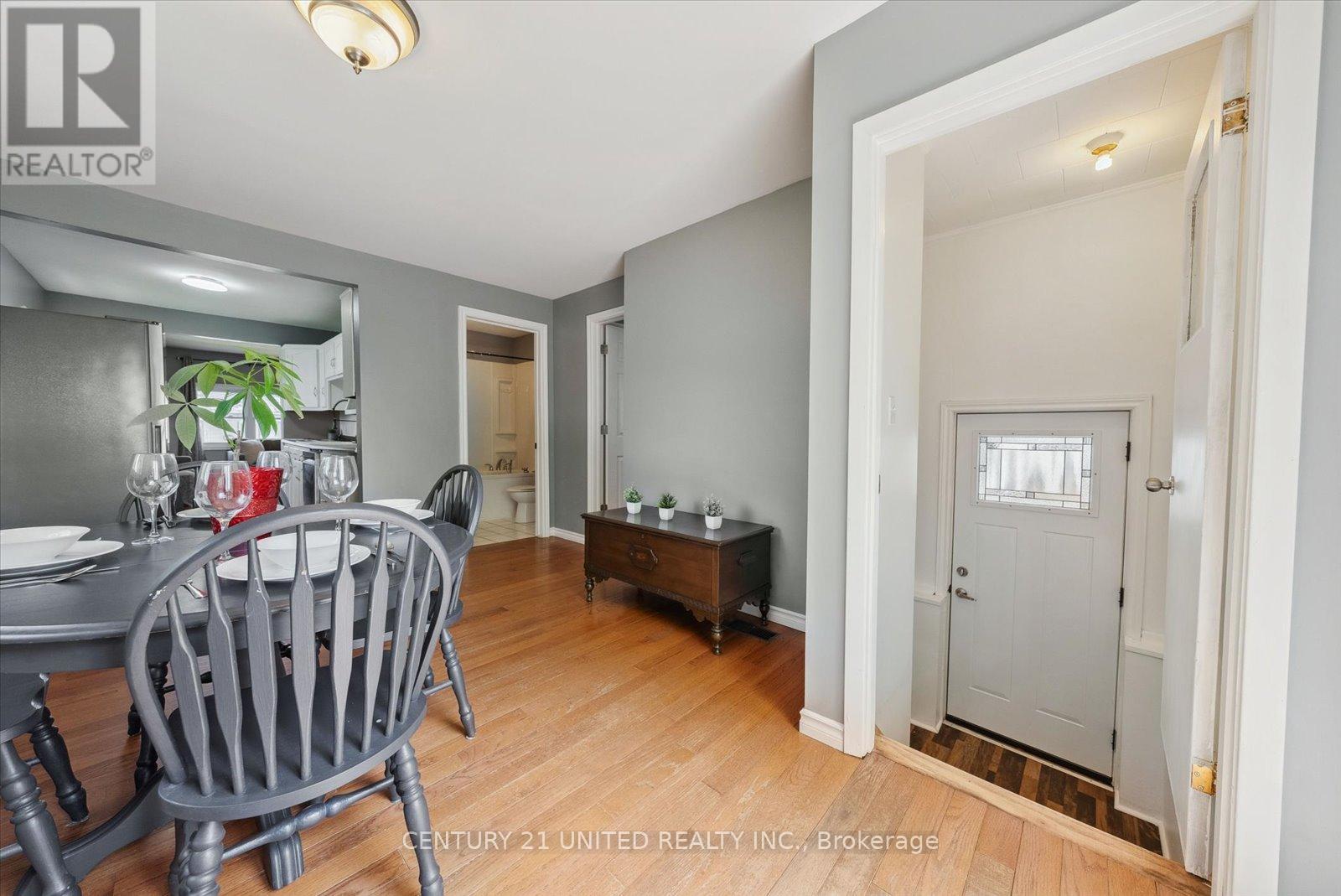 743 St Marys Street, Peterborough Central (South), Ontario  K9J 4H1 - Photo 19 - X12178487