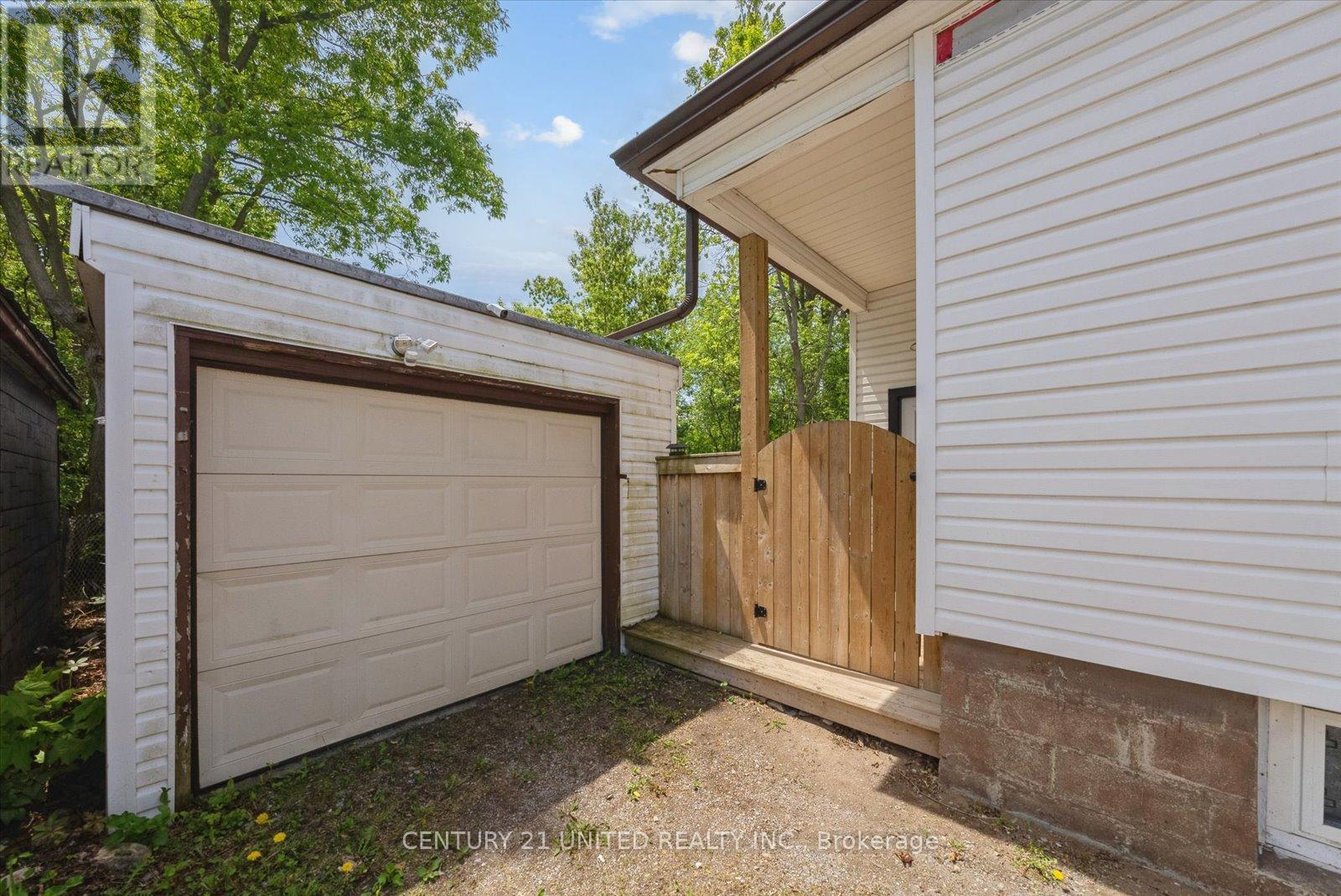 743 St Marys Street, Peterborough Central (South), Ontario  K9J 4H1 - Photo 50 - X12178487