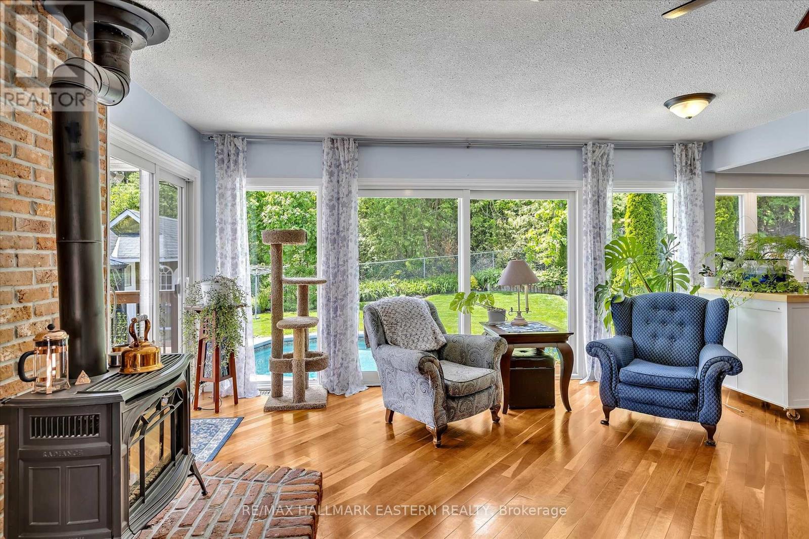 959 Golfview Road, Peterborough West (Central), Ontario  K9J 7W2 - Photo 14 - X12178659