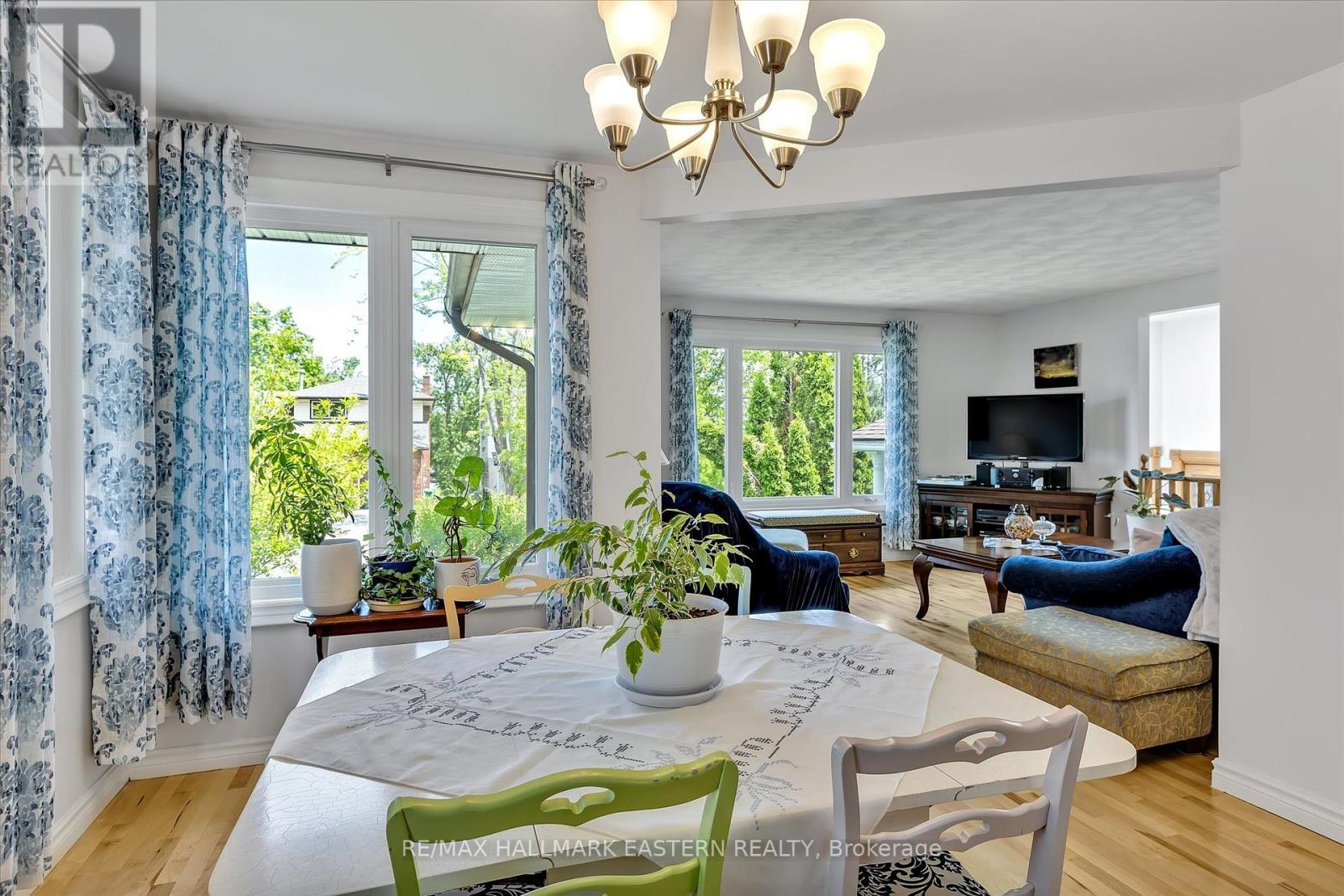 959 Golfview Road, Peterborough West (Central), Ontario  K9J 7W2 - Photo 6 - X12178659