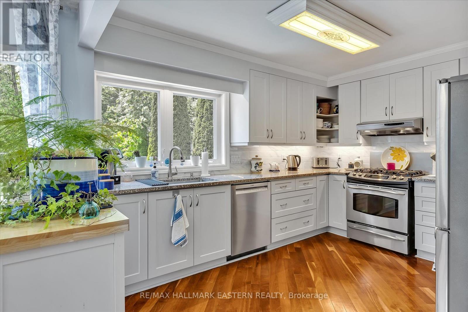 959 Golfview Road, Peterborough West (Central), Ontario  K9J 7W2 - Photo 7 - X12178659