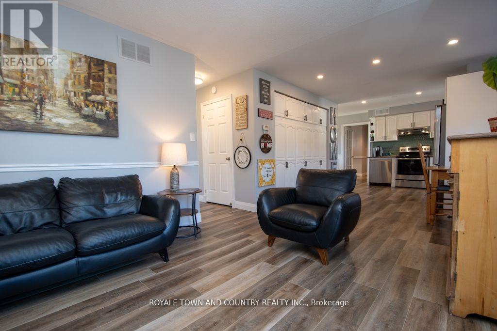19 Tracey's Hill Road, Kawartha Lakes (Ops), Ontario  K9V 4R5 - Photo 10 - X12178740
