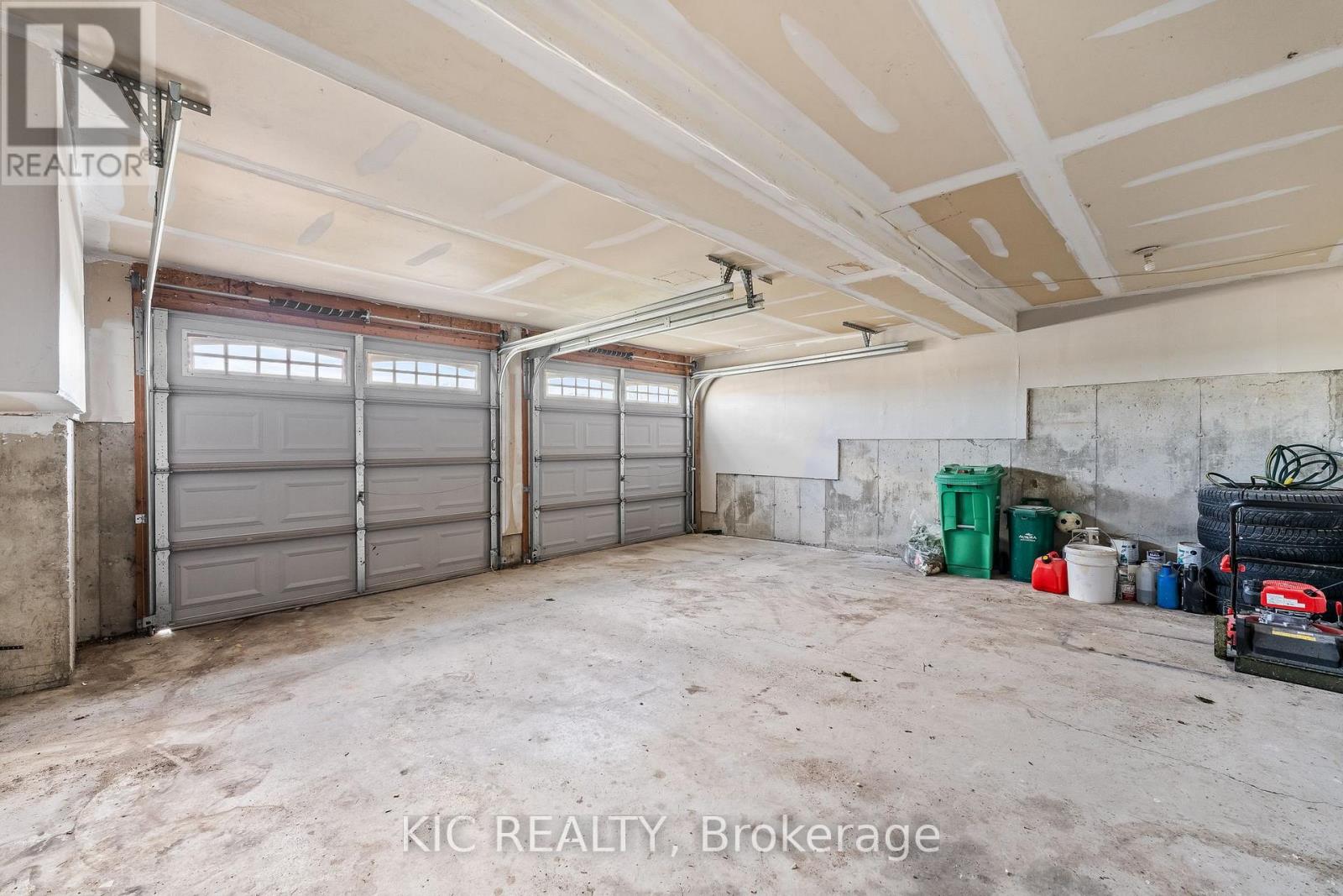 574 Clancy Crescent, Peterborough West (South), Ontario  K9K 2S2 - Photo 38 - X12178886