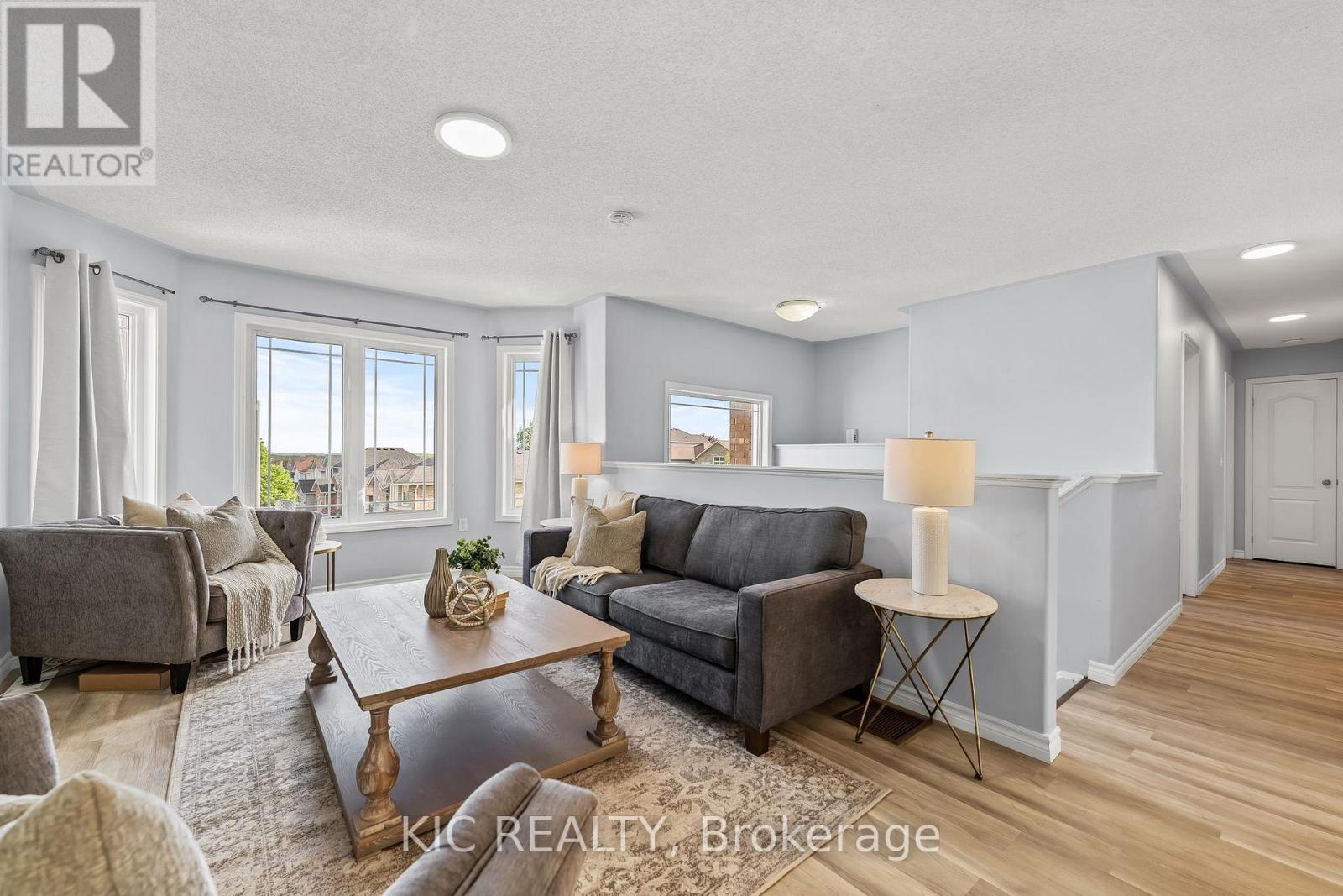 574 Clancy Crescent, Peterborough West (South), Ontario  K9K 2S2 - Photo 7 - X12178886