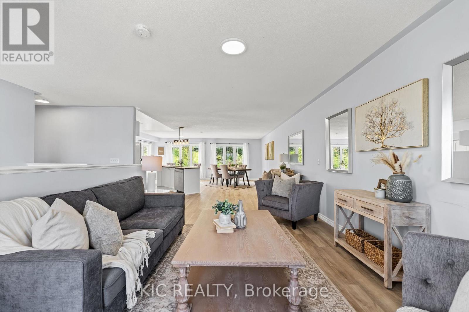 574 Clancy Crescent, Peterborough West (South), Ontario  K9K 2S2 - Photo 8 - X12178886