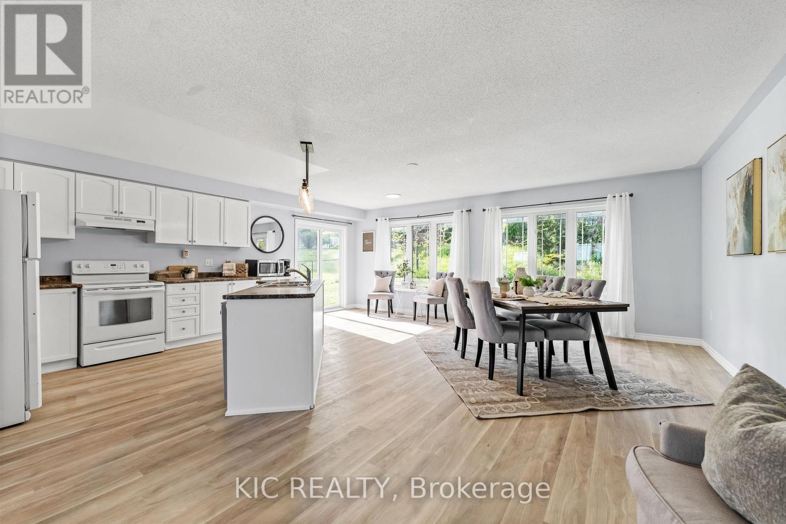 574 Clancy Crescent, Peterborough West (South), Ontario  K9K 2S2 - Photo 9 - X12178886