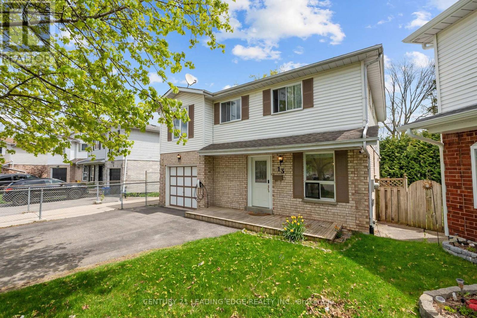 13 Sylvia Court, Clarington (Newcastle), Ontario  L1B 1J4 - Photo 3 - E12178752