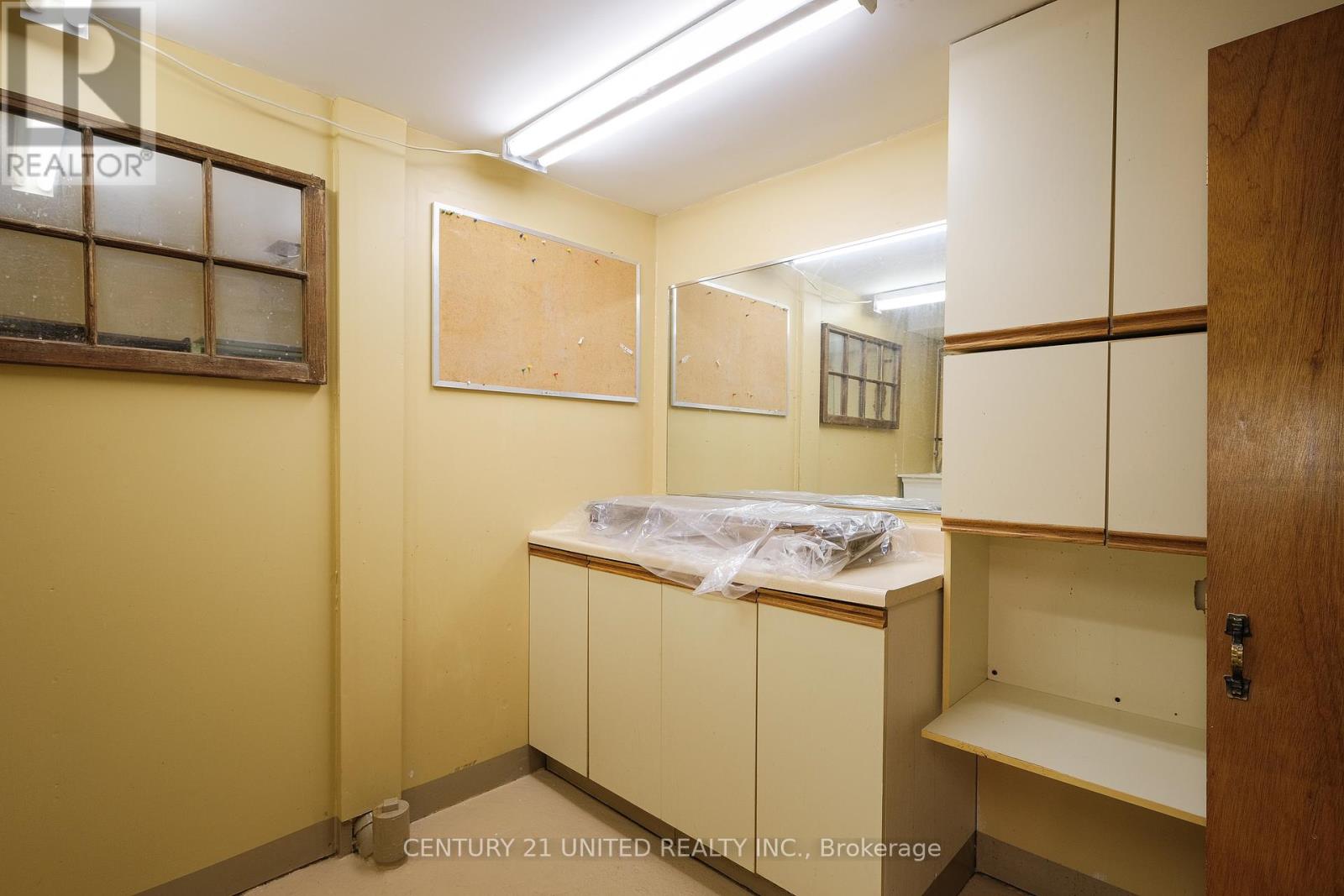 1890 Cherryhill Road, Peterborough West (Central), Ontario  K9K 2E3 - Photo 33 - X12178957