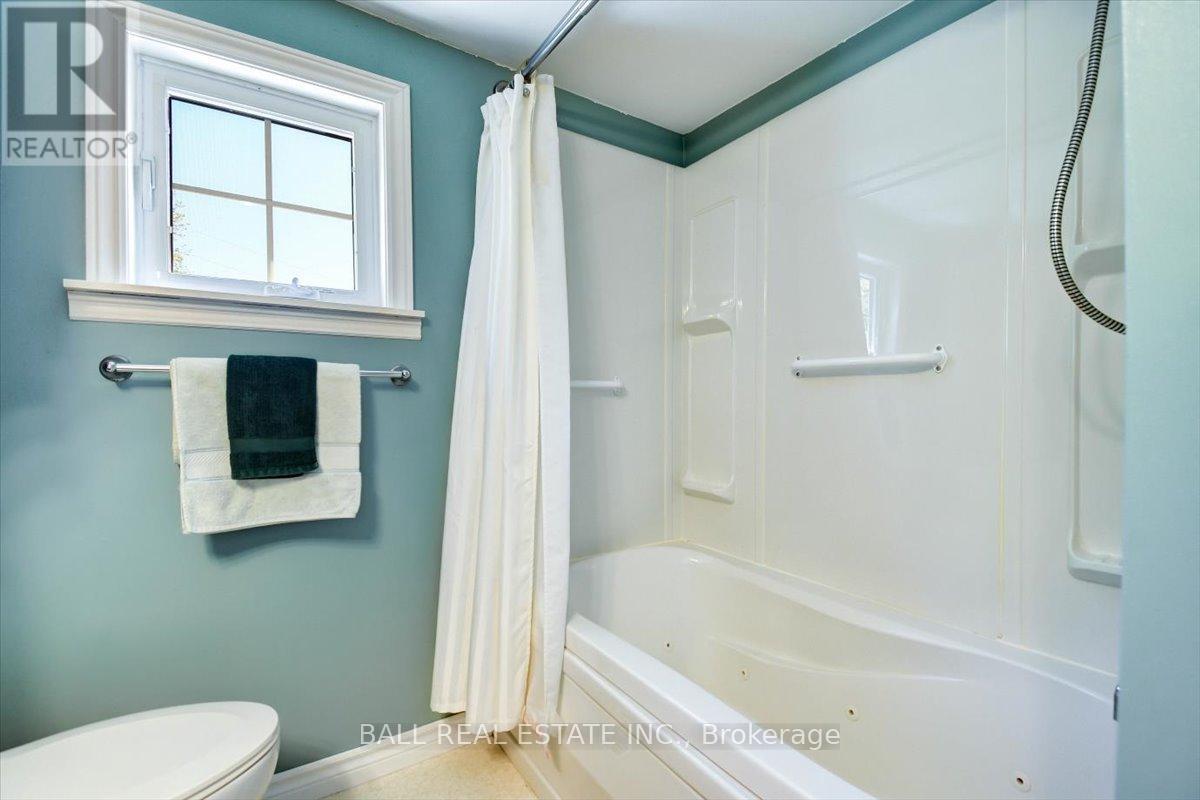 391 Pine Drive, Bancroft, Ontario  K0L 1C0 - Photo 14 - X12179077