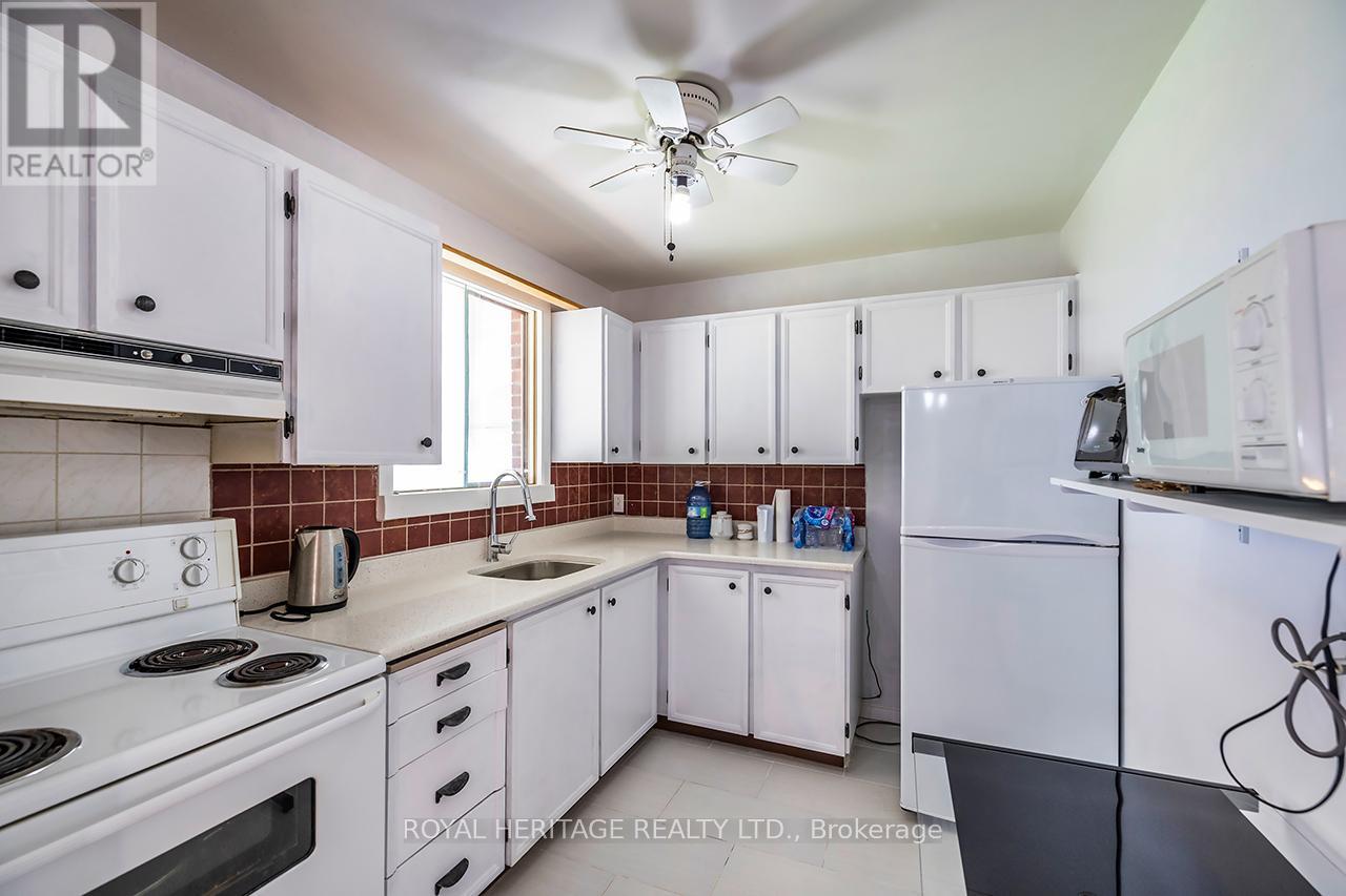 28 Butternut Drive, Kawartha Lakes (Fenelon), Ontario  K9V 4R1 - Photo 19 - X12178928