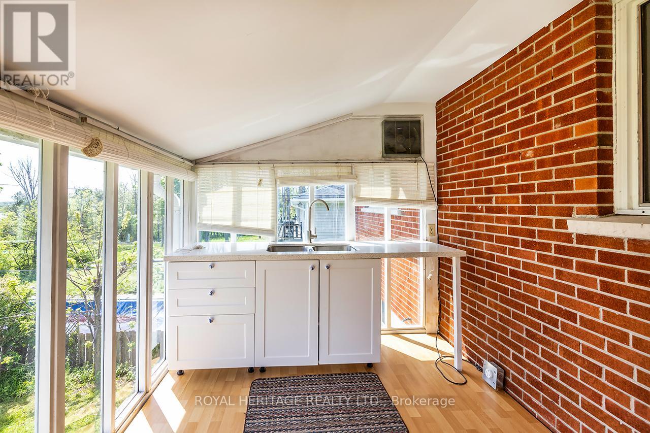 28 Butternut Drive, Kawartha Lakes (Fenelon), Ontario  K9V 4R1 - Photo 32 - X12178928