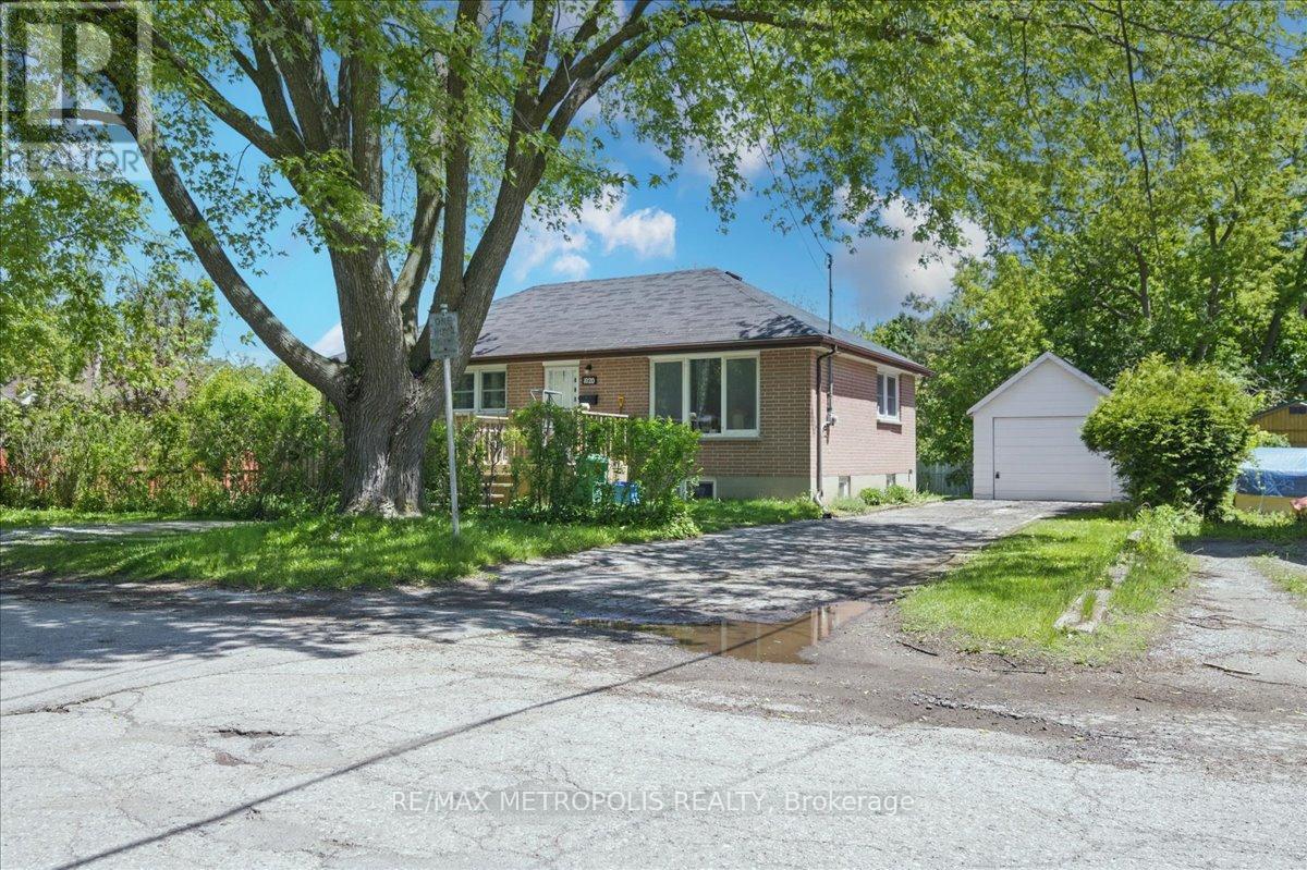 Bsmt - 1020 Brewer Street, Peterborough (Otonabee), Ontario  K9J 5B4 - Photo 2 - X12179064