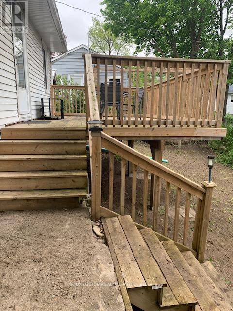 724 Fairbairn Street, Peterborough North (South), Ontario  K9H 6B6 - Photo 10 - X12179432