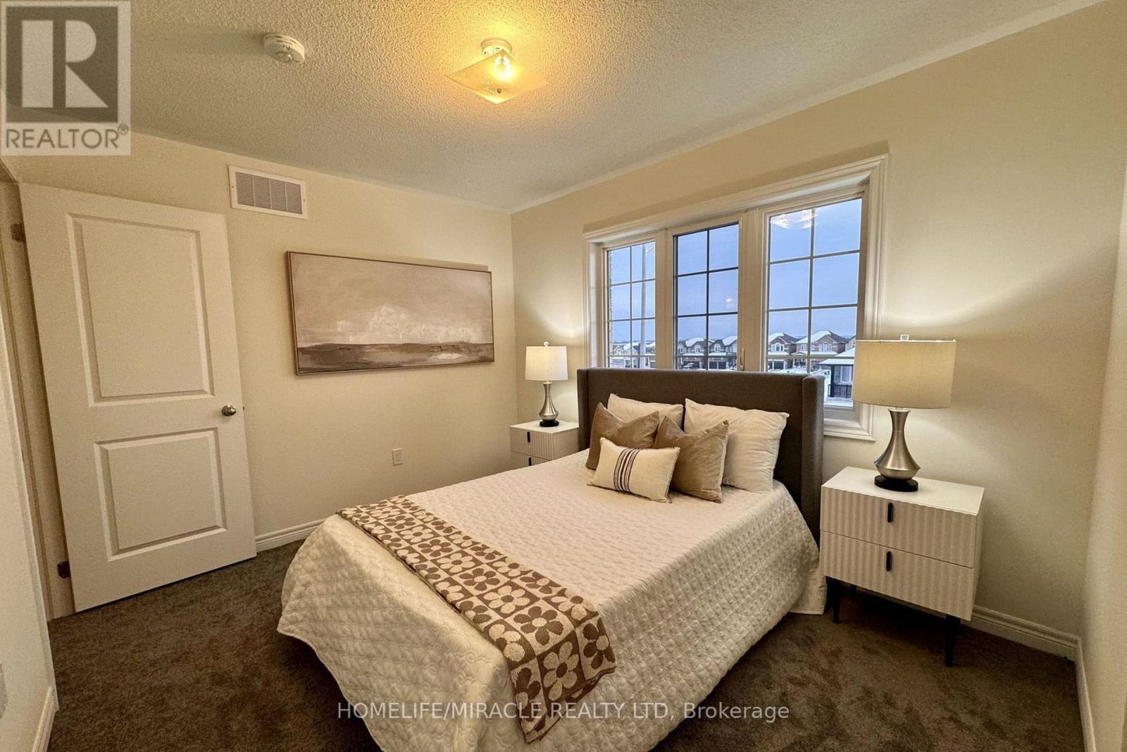 916 Bamford Terrace, Peterborough North (North), Ontario  K9K 0G3 - Photo 8 - X12179413