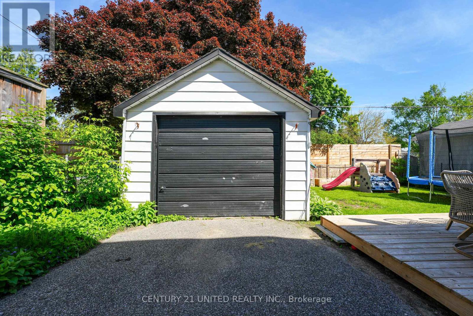 548 Douglas Avenue, Peterborough Central (South), Ontario  K9J 4L1 - Photo 23 - X12180042