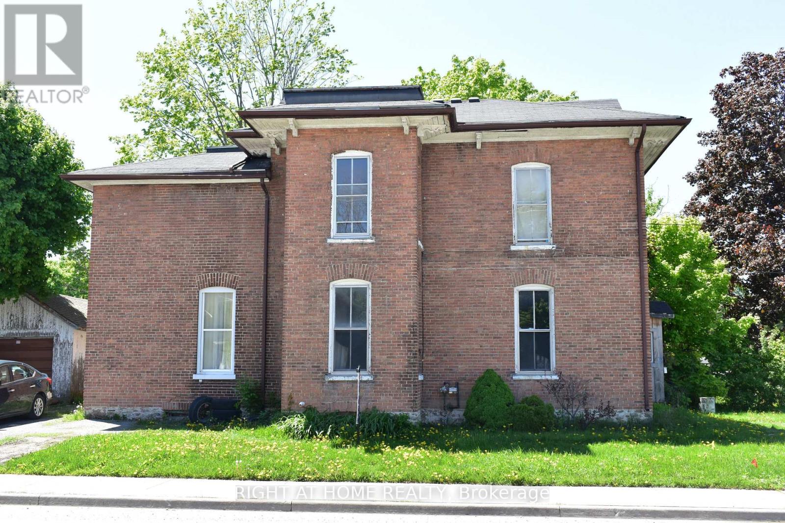 23 Glenelg Street W, Kawartha Lakes (Lindsay), Ontario  K9V 2T9 - Photo 3 - X12180331